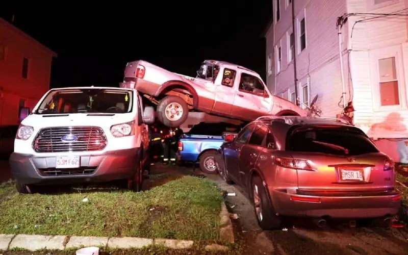 Странен инцидент с Ford Ranger: Никой каскадьор не би повторил този трик СНИМКИ