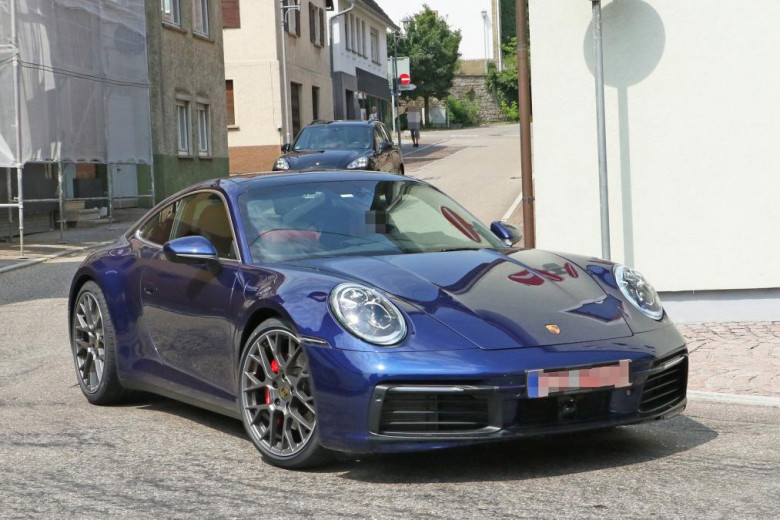 Свежи шпионски СНИМКИ на най-новото Porsche 911 , което ще излезе през 2019 година