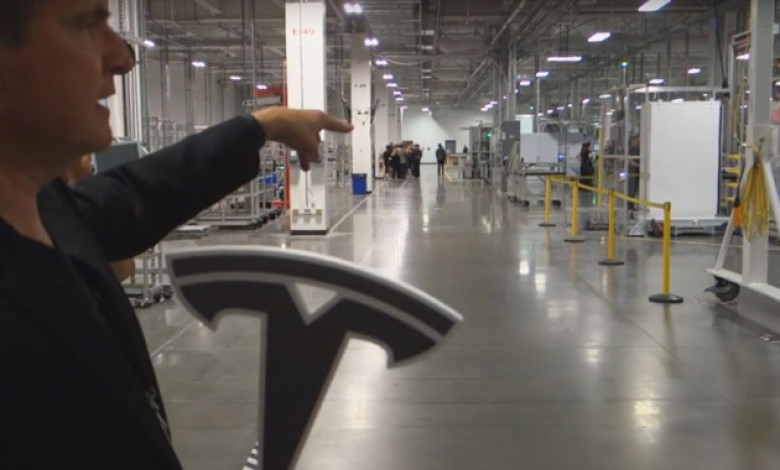 Анализаторите на UBS посякоха Илон Мъск:  Tesla Model 3 ще се продава само на загуба