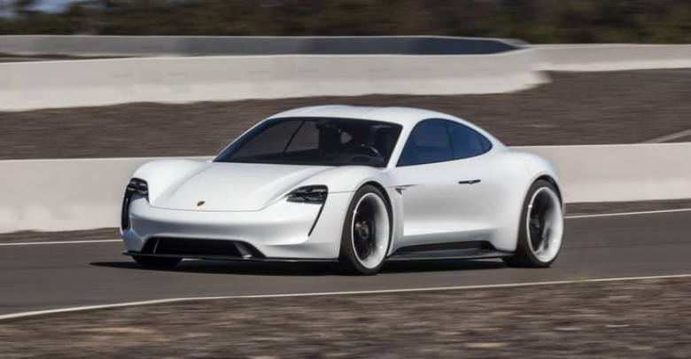 Вижте първия изцяло електрически автомобил на Porsche в завладяващо ВИДЕО