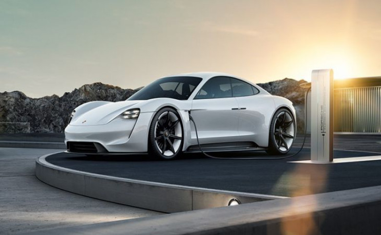 Porsche сложи кръст на дизела, занапред колите на марката ще са само електрически и хибридни
