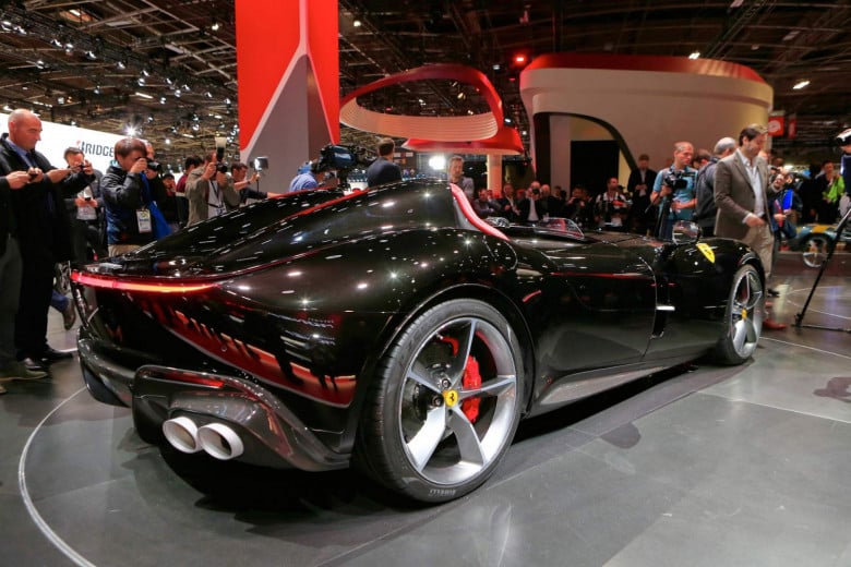 Ferrari показа новия си уникален и екстремен автомобил (СНИМКИ)