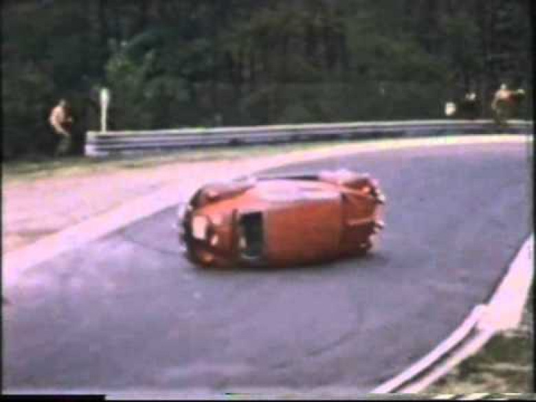 Назад във времето: Зрелищни катастрофи на пистата Нюрбургринг от 1970-те години! (ВИДЕО)