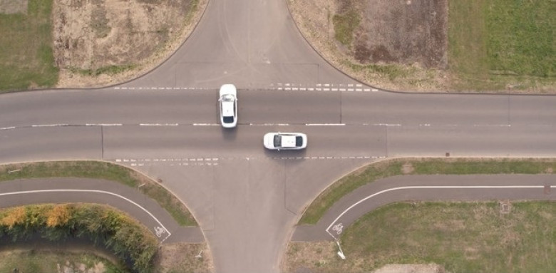 Ford показа движението по пътищата на бъдещето. Без светофари (ВИДЕО)