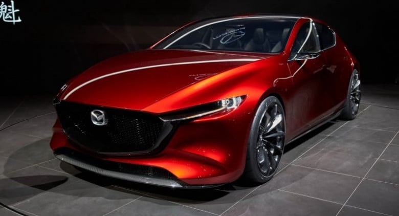 Първи официални СКИЦИ на новата  Mazda 3