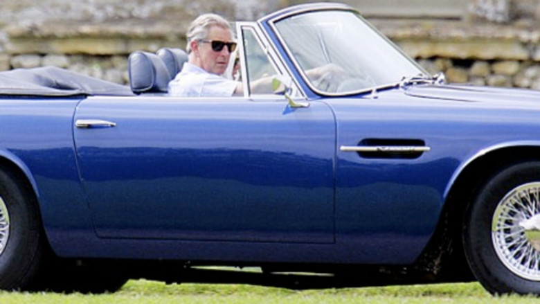 Няма да повярвате какво гориво използва принц Чарлз за своя Aston Martin (СНИМКИ)