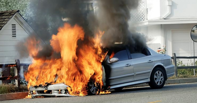 Главните причини за самозапалването и изгарянето на колите през зимата