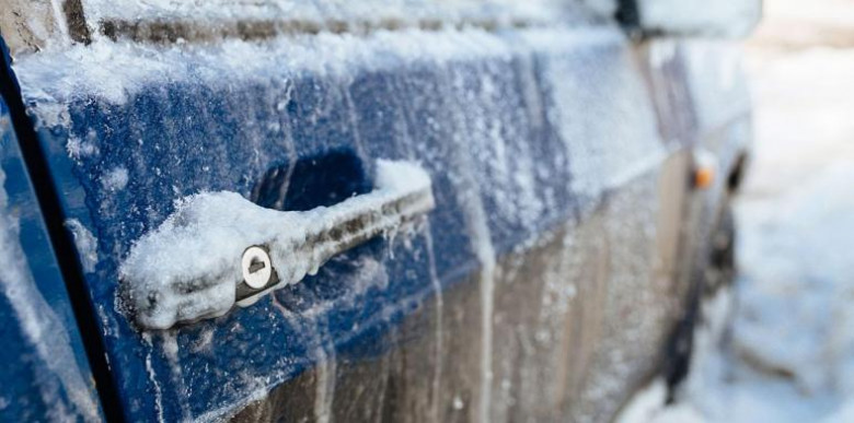 Трябва ли да мием колата през зимата? Съвети от опитен автобояджия