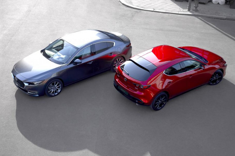 Четвъртото поколение на Mazda 3 - изтъкана от страст (СНИМКИ)