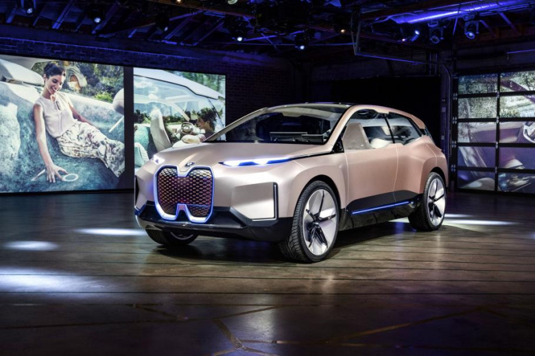 Това е колата на бъдещето, показана от BMW в Лас Вегас (СНИМКИ/ВИДЕО)