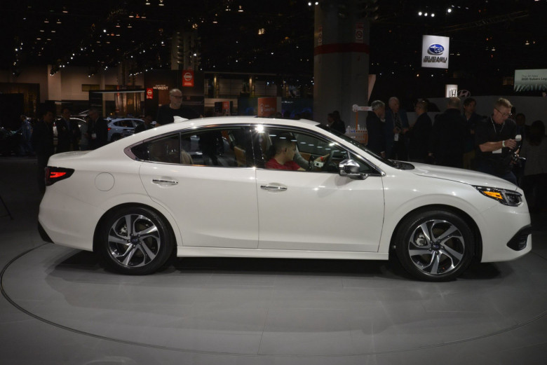 Subaru представи своя най-впечатляващ седан - СНИМКИ и всички подробности