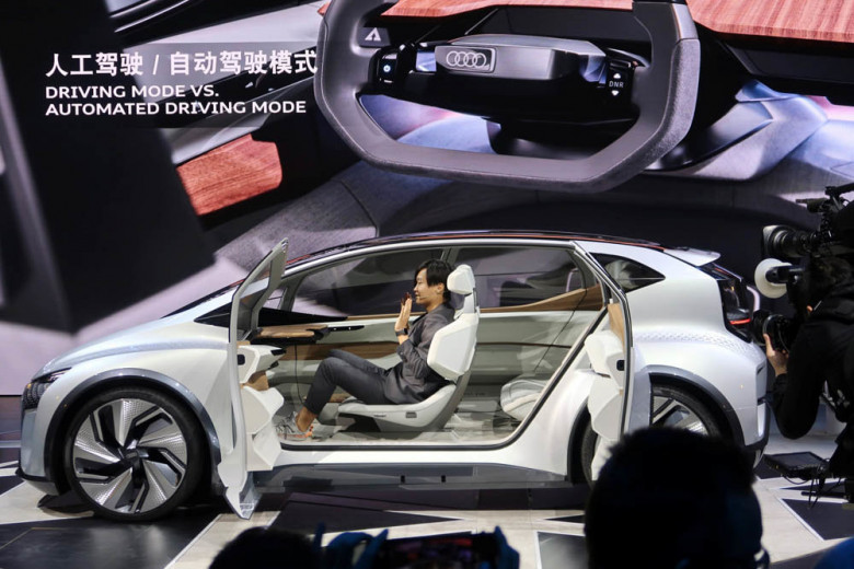 Audi показва в Шанхай колата, която няма нужда от шофьор (СНИМКИ/ВИДЕО)
