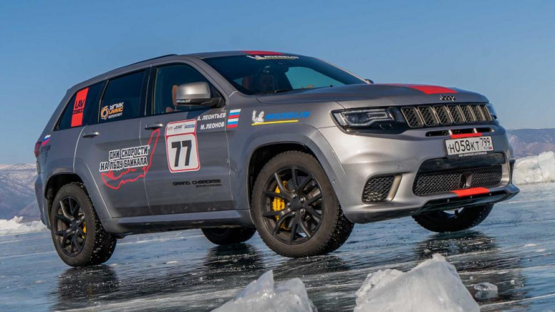 Jeep Grand Cherokee постави рекорд за скорост на езерото Байкал (ВИДЕО)