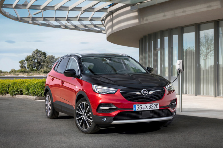 Opel Grandland X  вече е хибрид с двойно предаване