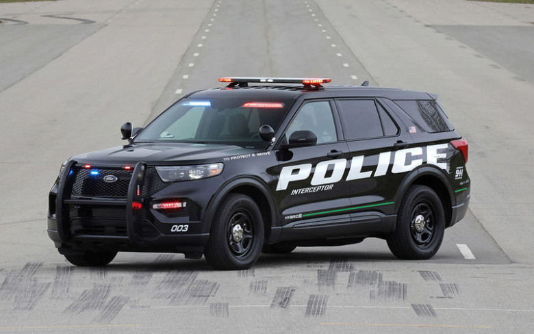 Ford пусна специален и бърз полицейски джип за преследвания (СНИМКИ/ВИДЕО)