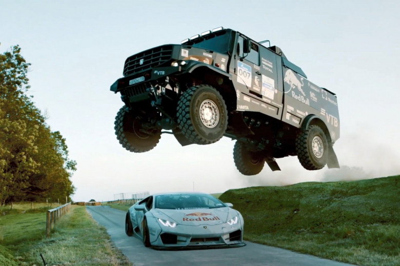 Луда надпревара: Вижте как КамАЗ се опитва да изпревари Lamborghini (ВИДЕО)