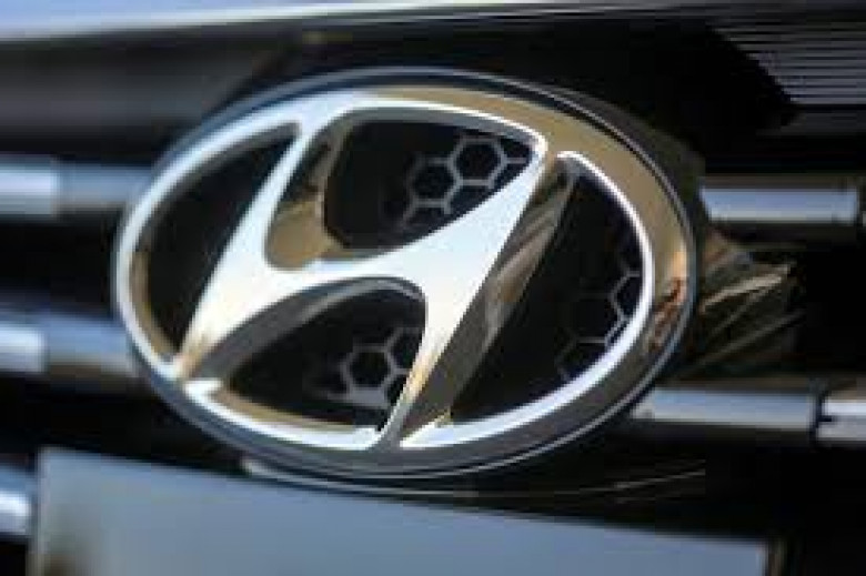Вижте шпионски СНИМКИ на новия разкошен седан на Hyundai