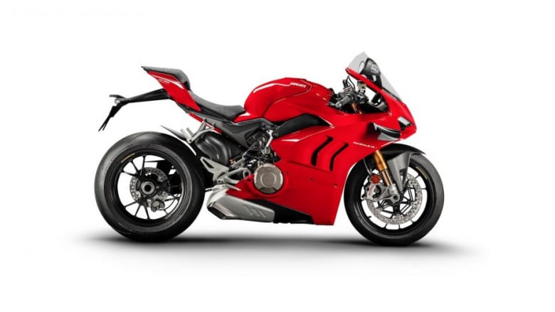 Оръдие на две колела: Вижте впечатляващия Ducati Panigale V4 S ВИДЕО