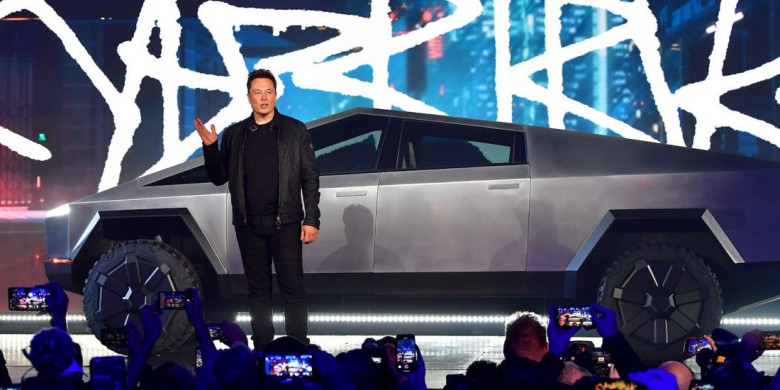 Tesla и Илон Мъск изумиха целия свят с новия пикап Cybertruck! ВИДЕО