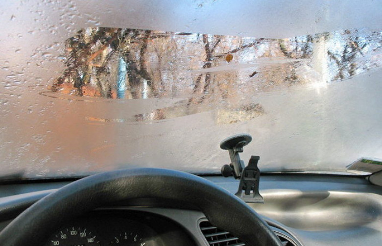 5 практични съвета за справяне със запотяването на прозорците в колата