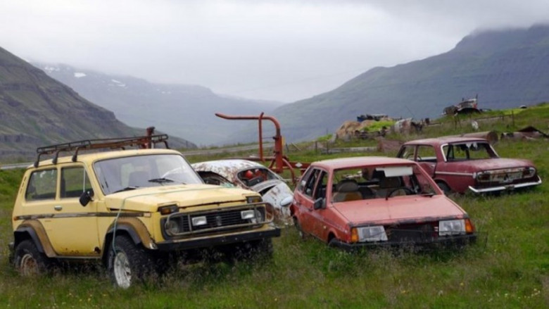 Откриха цяло поле със захвърлени съветски коли ВАЗ СНИМКИ