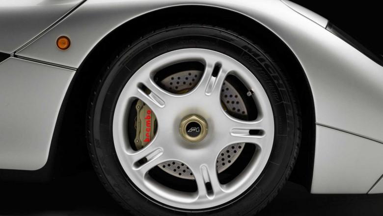 Какви гуми поставят на най-бързите автомобили в света СНИМКИ