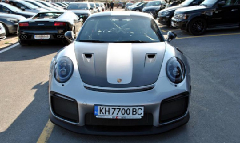 Най-бруталното Porsche се продава у цена за 1 000 000 лв. СНИМКИ