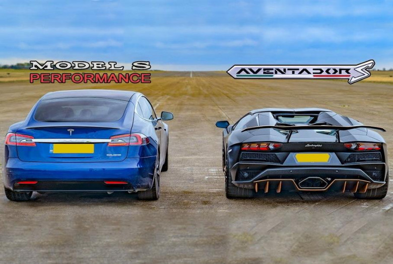 Яростна драг битка: Обновената Tesla Model S срещу Lamborghini Aventador S ВИДЕО
