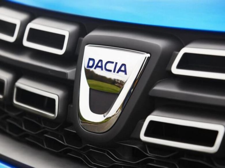 Фотошпиони заснеха за първи път на пътя новата Dacia Logan СНИМКИ