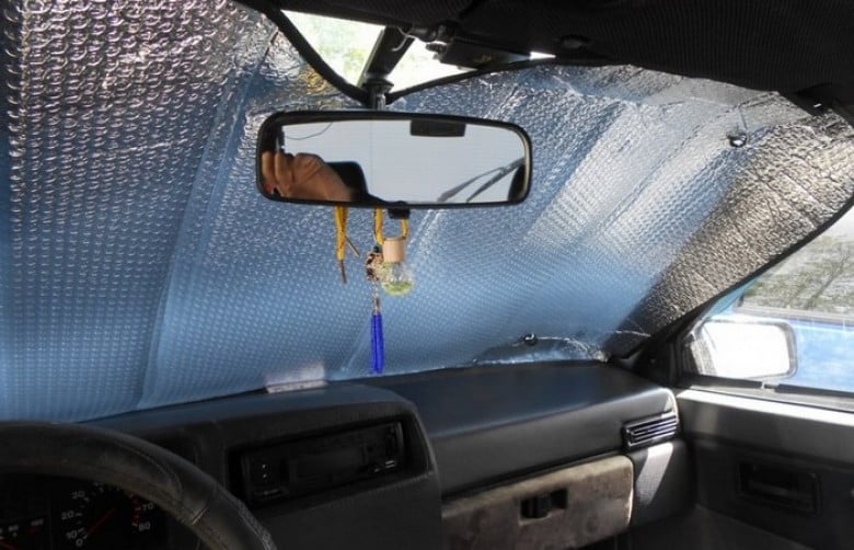 Защо шофьорите все по-често се отказват от сенника за предното стъкло