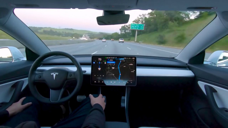 Нагледно: Показаха на ВИДЕО как работи най-новия автопилот на Tesla