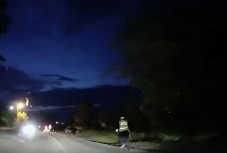 Уникално ВИДЕО: Полицай се впусна в "преследване" на патрулната си кола
