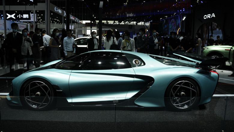 Впечатляващо: Показаха най-скъпия, бърз и мощен китайски автомобил СНИМКИ