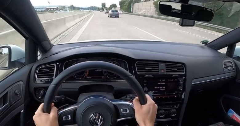 От първо лице: Катастрофа между VW Golf и Skoda при скорост 240 км/ч ВИДЕО