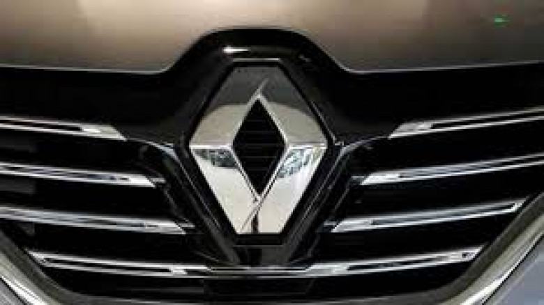 Фотошпиони заснеха очаквания бюджетен кросоувър на Renault за $7 хиляди СНИМКИ
