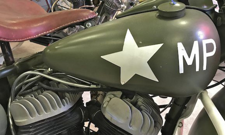 Продава се военен Harley-Davidson от времето на Втората световна война ВИДЕО