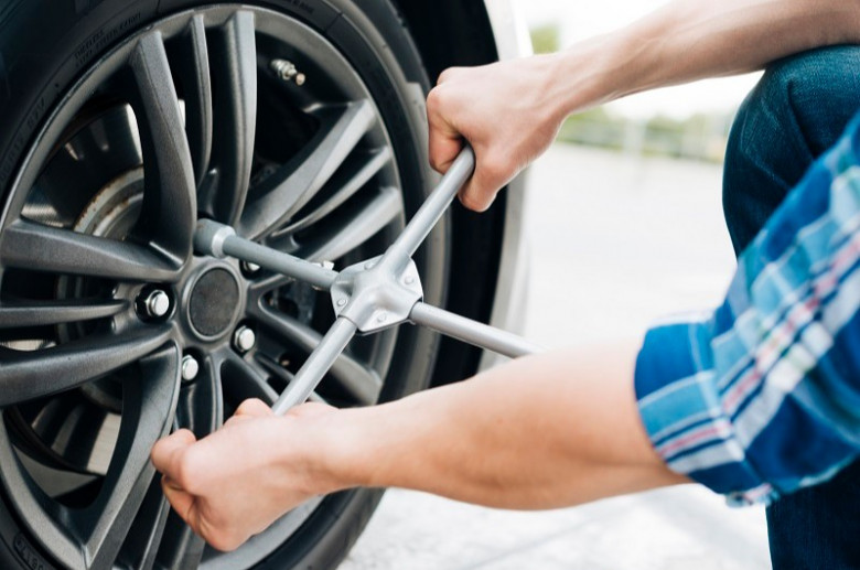 Какво трябва да направите, ако сменяте сами гумите си