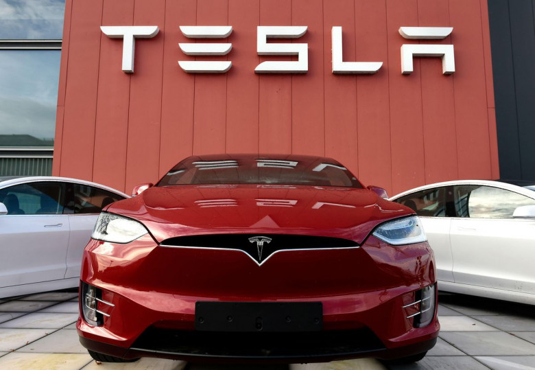 Съкрушителен удар по Tesla, феновете на марката са в шок