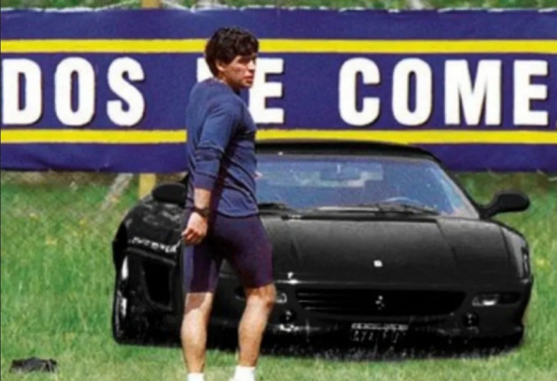 Какви коли караше легендарният Диего Марадона СНИМКИ