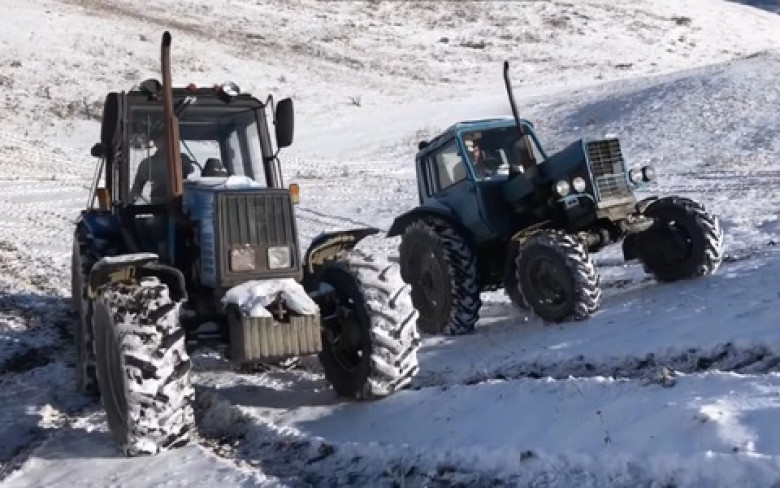 Кой е Кралят на хълма? Трактори MTZ и Беларус в битката в снега ВИДЕО