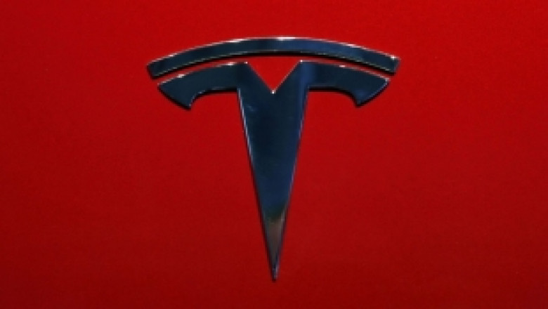 Tesla пуска нов бюджетен електромобил