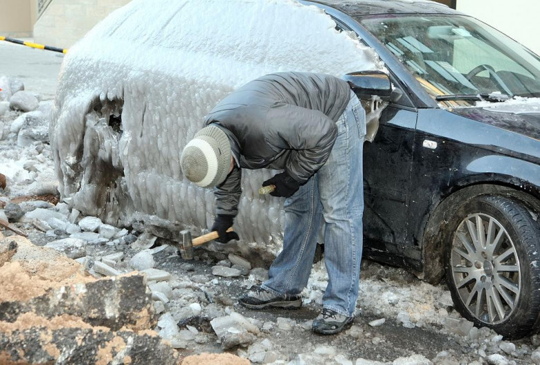 Проверявайте колата си всеки път преди тръгване в големите студове, ето защо