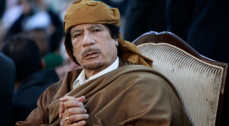 Вижте в каква луксозна кола се е возил Муамар Кадафи ВИДЕО