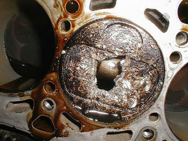 Посочиха седемте най-неприятни последствия от детонацията в двигателя