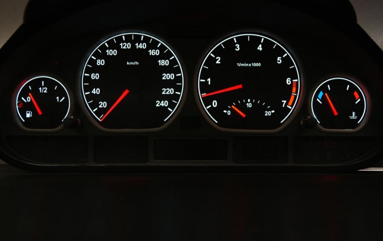 На кой по-често се върти километража - на стар бензин или нов дизел?