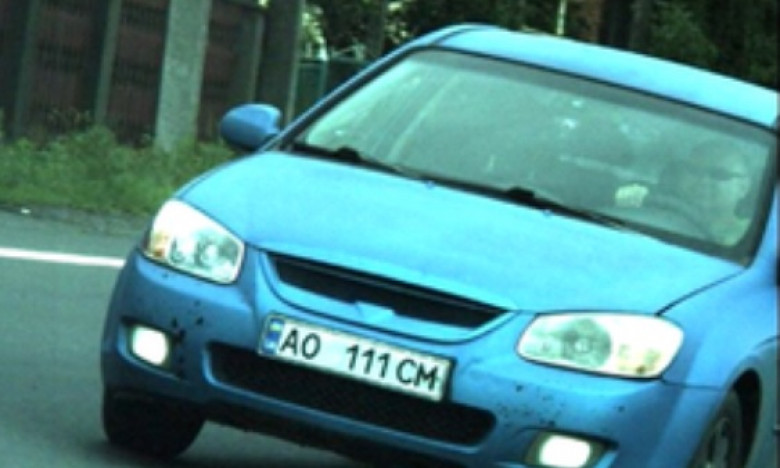 Съботна подборка от зрелищни ВИДЕА: Шофьор умело скри номера на колата от радара