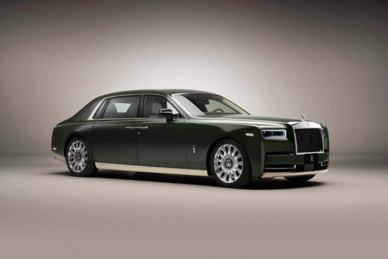 Rolls-Royce създаде уникален "Фантом" за милиардер от Япония СНИМКИ