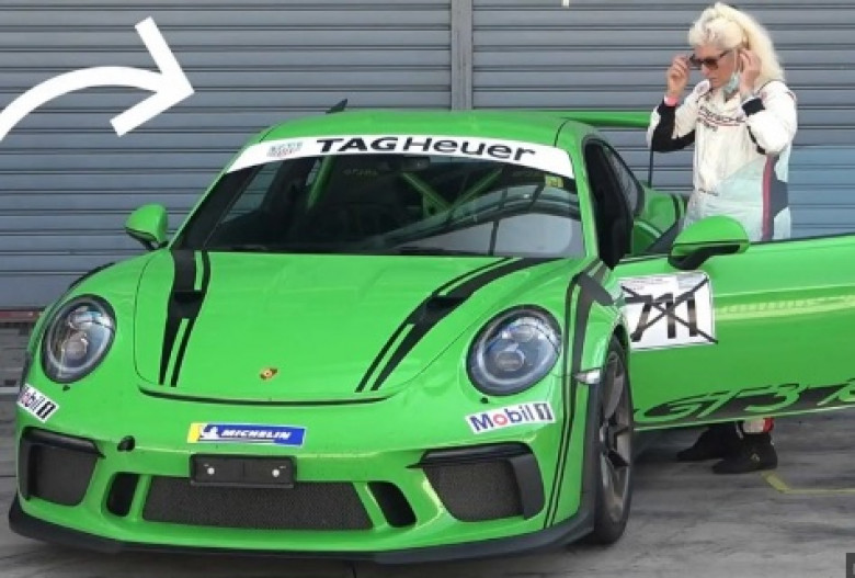 Удивително ВИДЕО: Вижте как пенсионерка подкара бясно Porsche 911 GT3 RS
