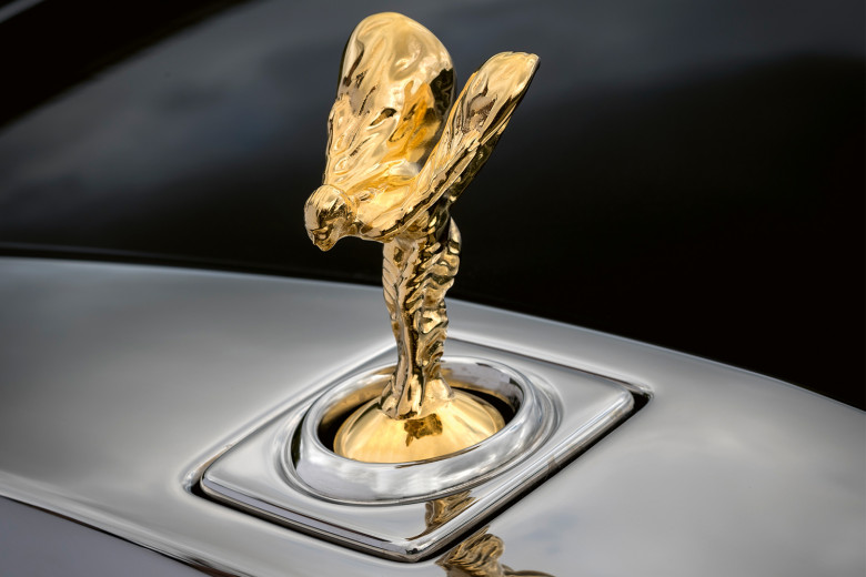 Задържаха уникален руски Rolls-Royce с крокодилска кожа СНИМКИ