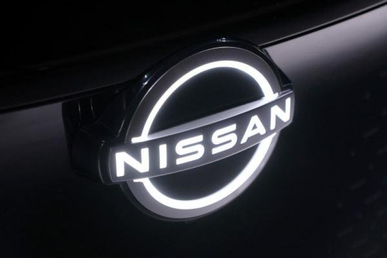 Най-евтиният електромобил на Nissan за $9000 излeзe на пътя за първи път СНИМКИ